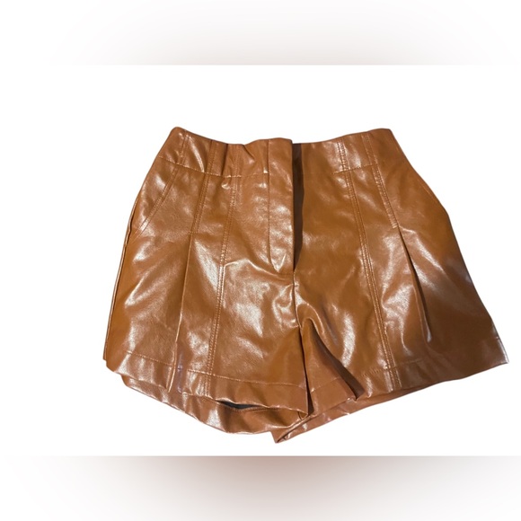 Brown faux leather shorts nwt size m - Picture 6 of 6